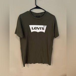 LEVI’S OLIVE T-SHIRT